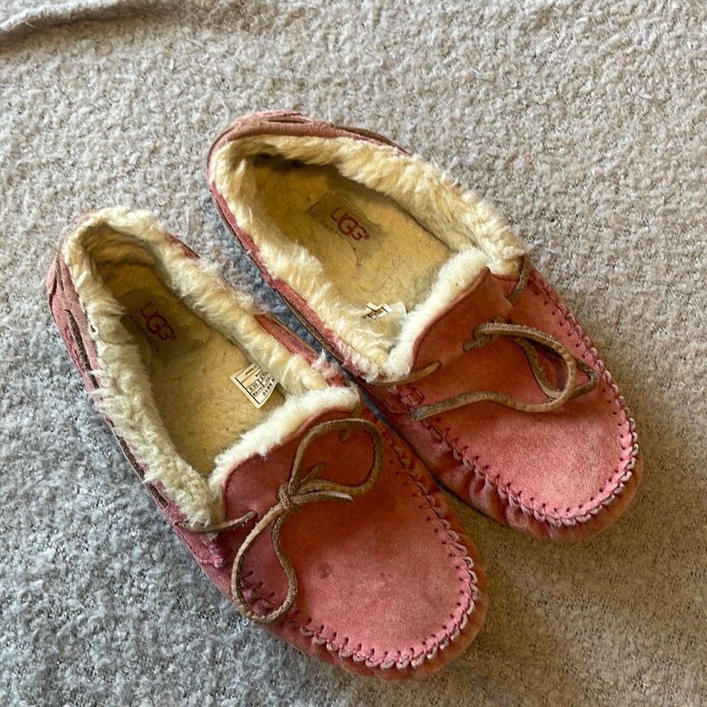 Pretty pink UGG moccasins size 8. Dakota moccasin.